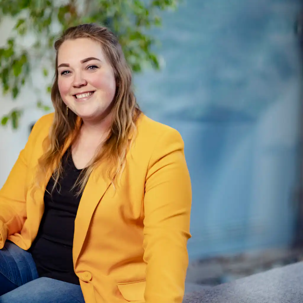 Portretfoto van Manouk Zwanenburg, Customer Care Specialist bij Intramed